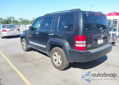 2010 Jeep Liberty Sport z USA, uszkodzony, nr VIN 1J4PN2GK1AW118621